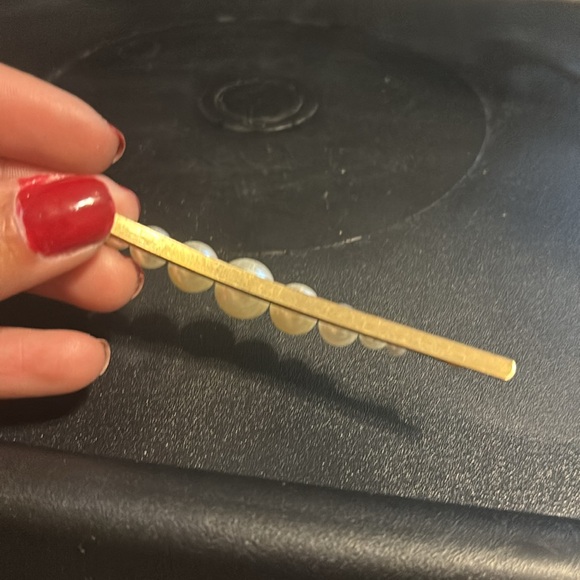 Faux pearl lined Bobby pin - Picture 3 of 3